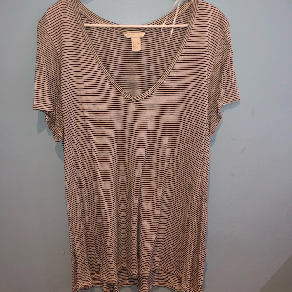 V neck tee